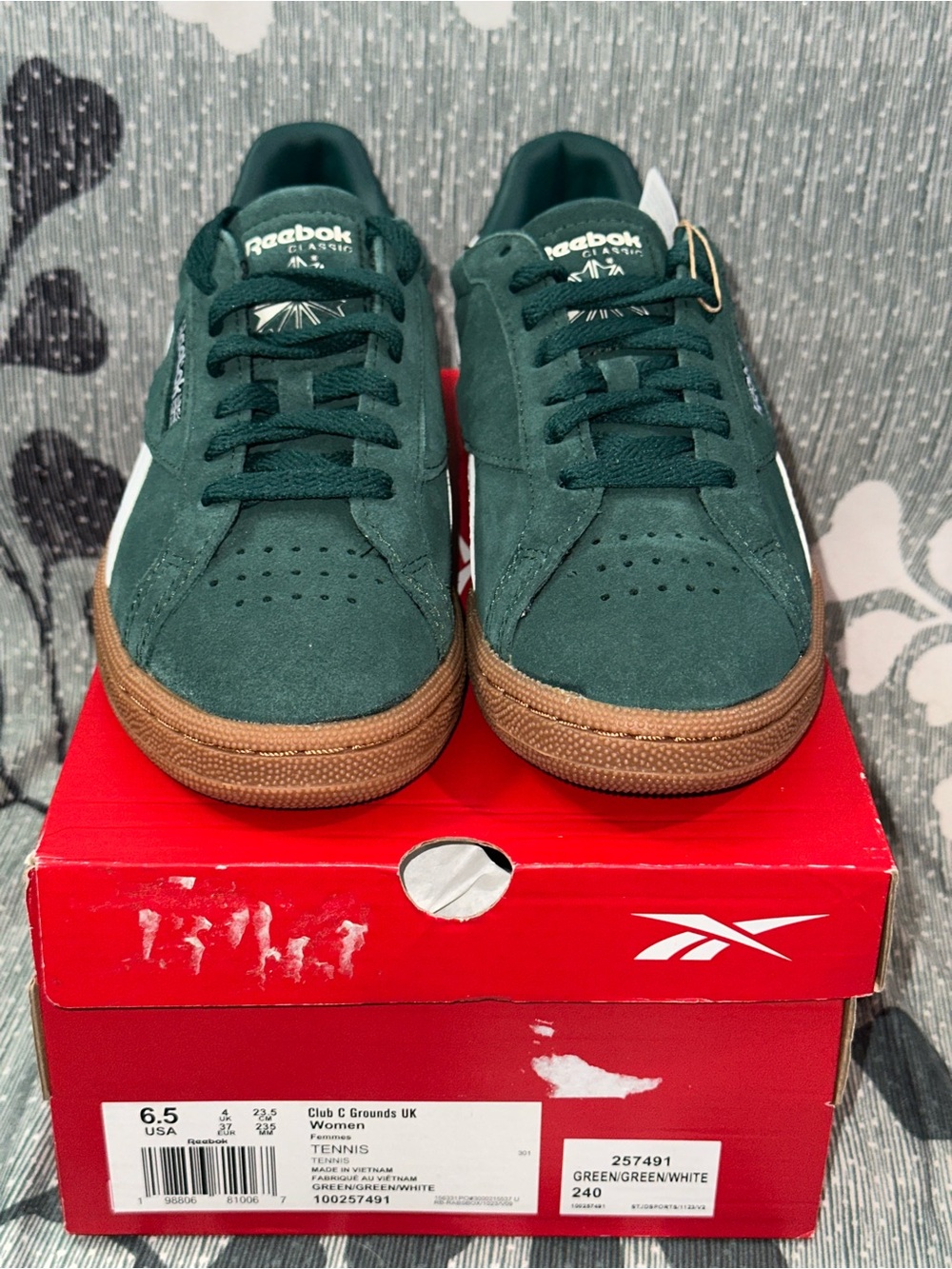 Reebok Club C Grounds UK Green Suede Women’s Sneaker Size 6.5